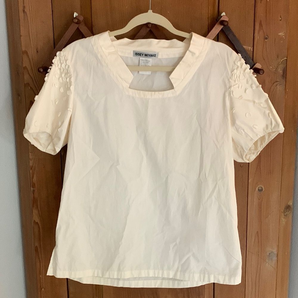Issey Miyake Off-White Appliqu Short Sleeve Blouse Top